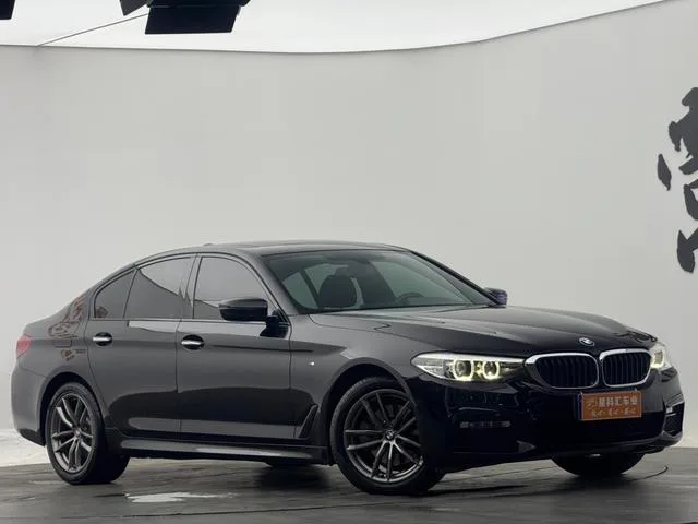 BMW 5 Series 2018 525i M Conjunto deportivo exterior foto 3 BMW 5 Series 2018 525i M Conjunto deportivo exterior foto 3