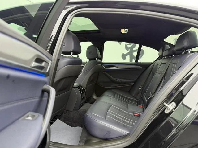 BMW 5 Series 2018 525i M Conjunto deportivo exterior foto 6 BMW 5 Series 2018 525i M Conjunto deportivo exterior foto 6