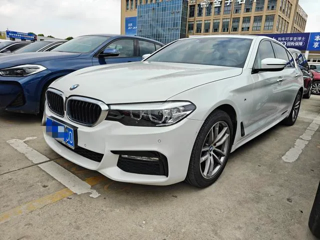 BMW 5 Series 2018 525Li M Sports suit exterior photo 1 BMW 5 Series 2018 525Li M Sports suit exterior photo 1