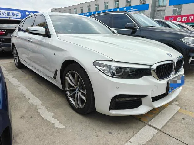 BMW 5 Series 2018 525Li M Sports suit exterior photo 2 BMW 5 Series 2018 525Li M Sports suit exterior photo 2