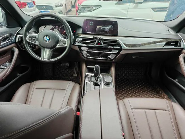 BMW 5 Series 2018 525Li M Sports suit exterior photo 5 BMW 5 Series 2018 525Li M Sports suit exterior photo 5