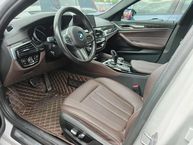 BMW 5 Series 2018 525Li M Sports suit interior photo 7 BMW 5 Series 2018 525Li M Sports suit interior photo 7