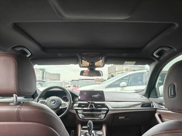 BMW 5 Series 2018 525Li M Sports suit interior photo 8 BMW 5 Series 2018 525Li M Sports suit interior photo 8