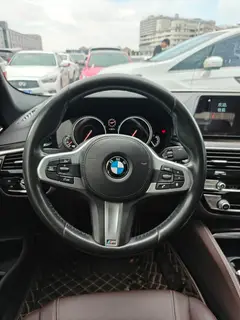 BMW 5 Series 2018 525Li M Sports suit interior photo 10 BMW 5 Series 2018 525Li M Sports suit interior photo 10