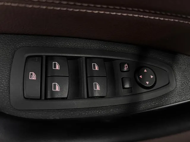 BMW X1 2020 sDrive20Li Fashionable interior photo 15 BMW X1 2020 sDrive20Li Fashionable interior photo 15