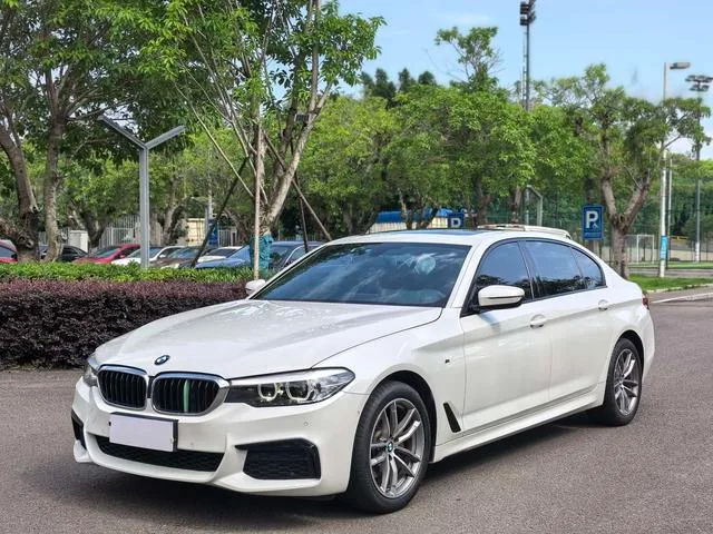 BMW 5 Series 2019 Restyling 525Li M Sports suit exterior photo 1 BMW 5 Series 2019 Restyling 525Li M Sports suit exterior photo 1