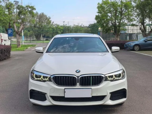 BMW 5 Series 2019 Restyling 525Li M Sports suit exterior photo 2 BMW 5 Series 2019 Restyling 525Li M Sports suit exterior photo 2