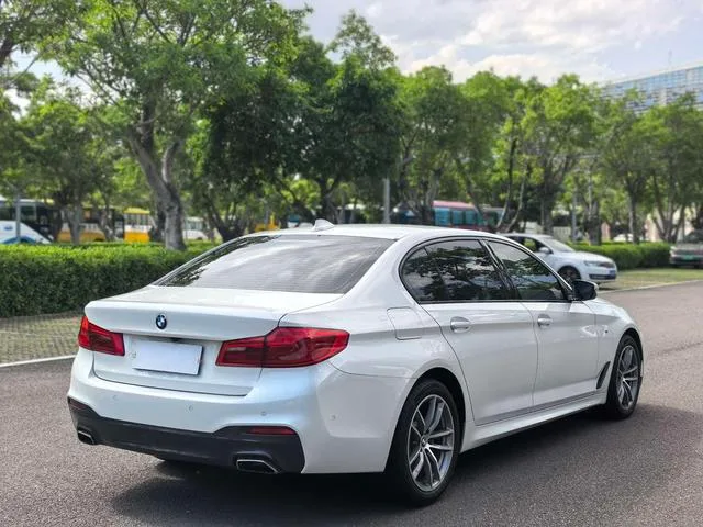 BMW 5 Series 2019 Restyling 525Li M Sports suit exterior photo 5 BMW 5 Series 2019 Restyling 525Li M Sports suit exterior photo 5