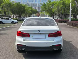 BMW 5 Series 2019 Restyling 525Li M Sports suit exterior photo 6 BMW 5 Series 2019 Restyling 525Li M Sports suit exterior photo 6