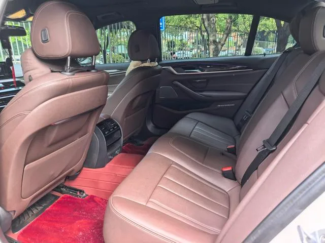 BMW 5 Series 2019 Restyling 525Li M Sports suit exterior photo 9 BMW 5 Series 2019 Restyling 525Li M Sports suit exterior photo 9