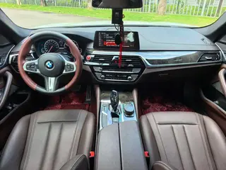 BMW 5 Series 2019 Restyling 525Li M Sports suit interior photo 10 BMW 5 Series 2019 Restyling 525Li M Sports suit interior photo 10