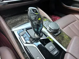 BMW 5 Series 2019 Restyling 525Li M Sports suit interior photo 15 BMW 5 Series 2019 Restyling 525Li M Sports suit interior photo 15
