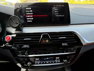 BMW M5 2018 M5 interior photo 14 BMW M5 2018 M5 interior photo 14