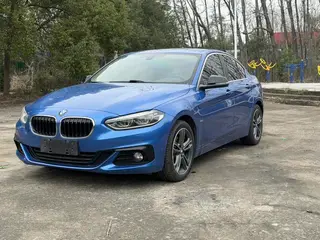 BMW 1 Series 2017 118i Deporte exterior foto 1 BMW 1 Series 2017 118i Deporte exterior foto 1