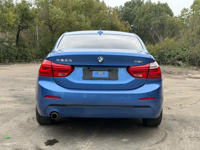 BMW 1 Series 2017 118i Deporte exterior foto 5 BMW 1 Series 2017 118i Deporte exterior foto 5