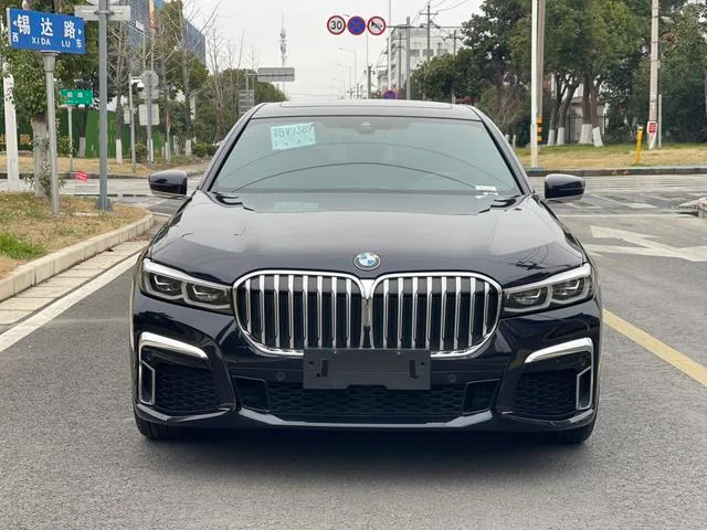 BMW 7 Series 2019 730Li M Conjunto deportivo exterior foto 2 BMW 7 Series 2019 730Li M Conjunto deportivo exterior foto 2