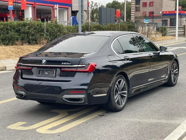 BMW 7 Series 2019 730Li M Conjunto deportivo exterior foto 4 BMW 7 Series 2019 730Li M Conjunto deportivo exterior foto 4