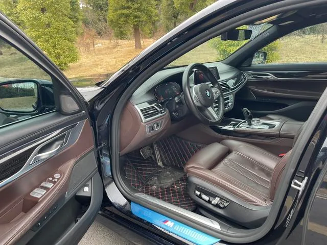 BMW 7 Series 2019 730Li M Conjunto deportivo exterior foto 8 BMW 7 Series 2019 730Li M Conjunto deportivo exterior foto 8