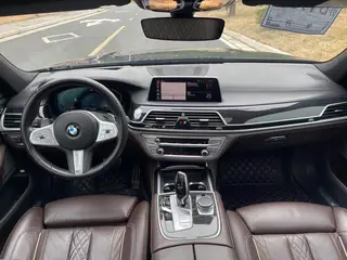 BMW 7 Series 2019 730Li M Conjunto deportivo interior foto 11 BMW 7 Series 2019 730Li M Conjunto deportivo interior foto 11