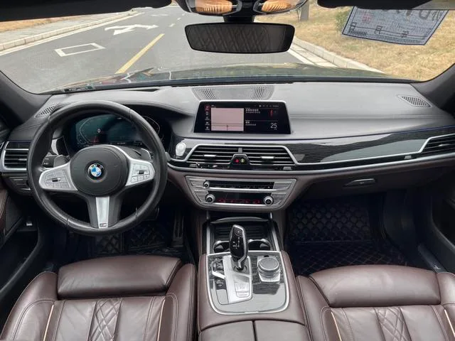 BMW 7 Series 2019 730Li M Conjunto deportivo interior foto 11 BMW 7 Series 2019 730Li M Conjunto deportivo interior foto 11