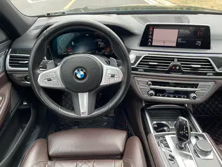BMW 7 Series 2019 730Li M Conjunto deportivo interior foto 12 BMW 7 Series 2019 730Li M Conjunto deportivo interior foto 12