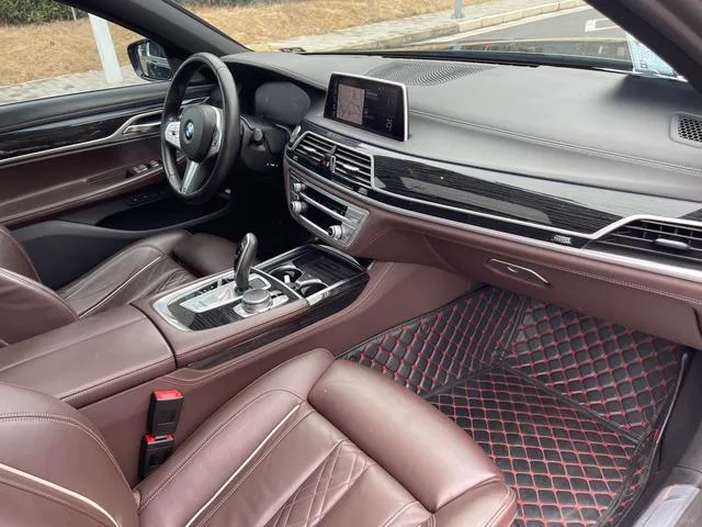 BMW 7 Series 2019 730Li M Conjunto deportivo interior foto 15 BMW 7 Series 2019 730Li M Conjunto deportivo interior foto 15