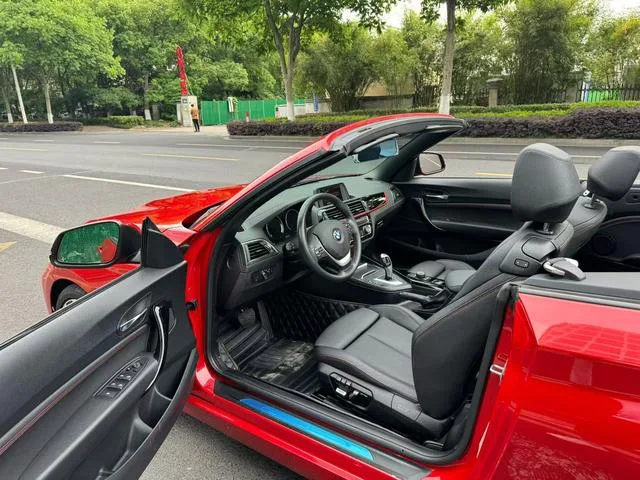 BMW 2 Series 2019 225i Coupé convertible Traje de diseño deportivo interior foto 7 BMW 2 Series 2019 225i Coupé convertible Traje de diseño deportivo interior foto 7