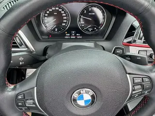 BMW 2 Series 2019 225i Coupé convertible Traje de diseño deportivo interior foto 9 BMW 2 Series 2019 225i Coupé convertible Traje de diseño deportivo interior foto 9