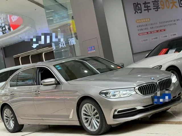 BMW 5 Series 2020 530Li Leading Type Luxury Set exterior photo 3 BMW 5 Series 2020 530Li Leading Type Luxury Set exterior photo 3