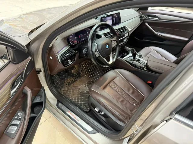 BMW 5 Series 2020 530Li Leading Type Luxury Set exterior photo 5 BMW 5 Series 2020 530Li Leading Type Luxury Set exterior photo 5