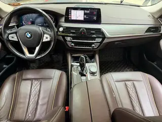 BMW 5 Series 2020 530Li Leading Type Luxury Set interior photo 9 BMW 5 Series 2020 530Li Leading Type Luxury Set interior photo 9