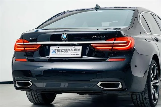 BMW 7 Series 2018 740Li xDrive Premium Class M Sports suit exterior photo 7 BMW 7 Series 2018 740Li xDrive Premium Class M Sports suit exterior photo 7
