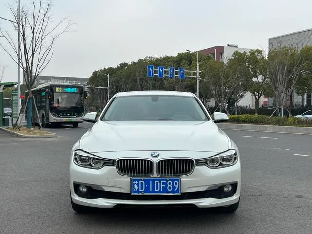 BMW 3 Series 2018 320Li Fashionable exterior photo 2 BMW 3 Series 2018 320Li Fashionable exterior photo 2