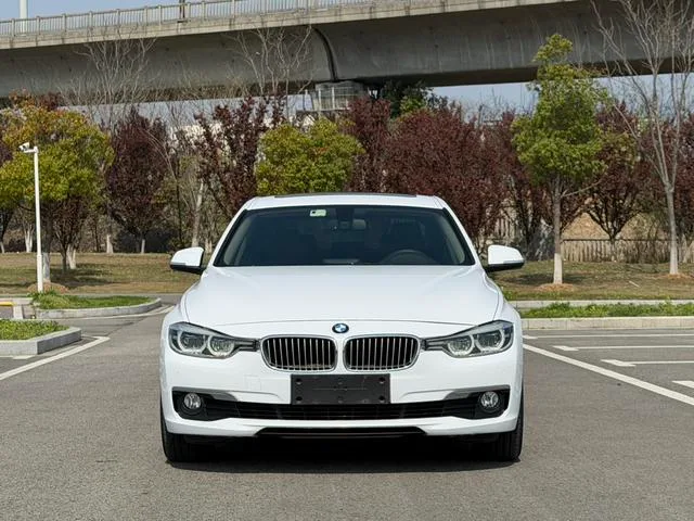 BMW 3 Series 2018 320Li Fashionable exterior photo 2 BMW 3 Series 2018 320Li Fashionable exterior photo 2