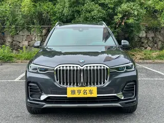 BMW X7 2020 xDrive40i Эксклюзивный роскошный набор экстерьер фото 2 BMW X7 2020 xDrive40i Эксклюзивный роскошный набор экстерьер фото 2