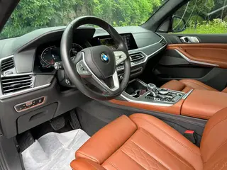 BMW X7 2020 xDrive40i Эксклюзивный роскошный набор экстерьер фото 6 BMW X7 2020 xDrive40i Эксклюзивный роскошный набор экстерьер фото 6