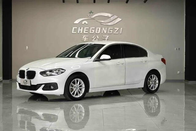 BMW 1 Series 2017 118i Fashionable exterior photo 1 BMW 1 Series 2017 118i Fashionable exterior photo 1