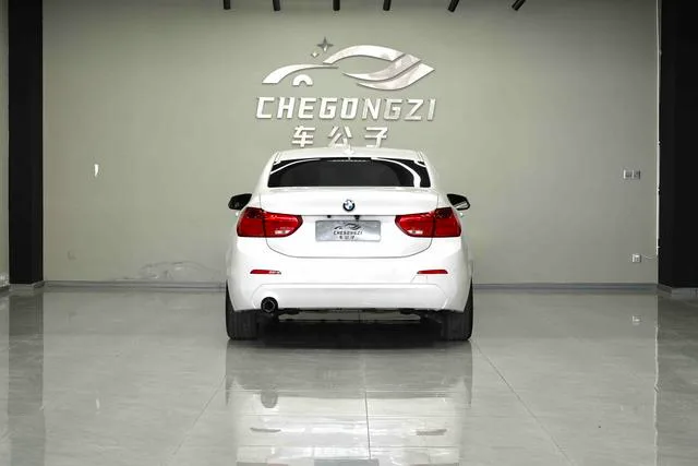 BMW 1 Series 2017 118i Fashionable exterior photo 5 BMW 1 Series 2017 118i Fashionable exterior photo 5