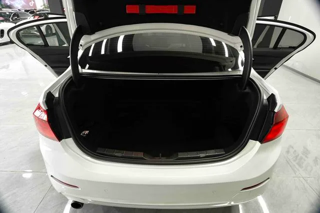 BMW 1 Series 2017 118i Fashionable interior photo 15 BMW 1 Series 2017 118i Fashionable interior photo 15