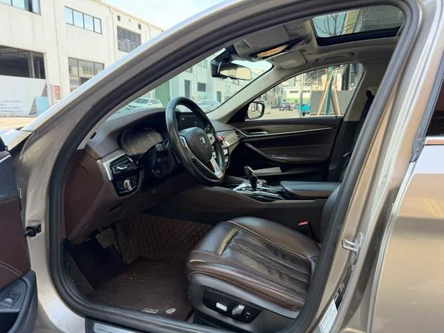 BMW 5 Series 2020 530Li Leading Type Luxury Set interior photo 7 BMW 5 Series 2020 530Li Leading Type Luxury Set interior photo 7