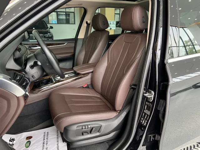 BMW X5 2018 xDrive35i Estilo elegante exterior foto 8 BMW X5 2018 xDrive35i Estilo elegante exterior foto 8