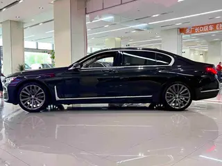BMW 7 Series 2019 740Li Leading Type Luxury Set exterior photo 3 BMW 7 Series 2019 740Li Leading Type Luxury Set exterior photo 3