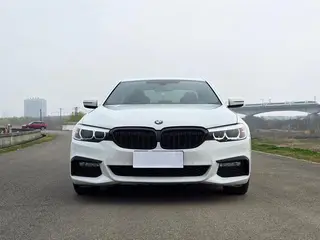 BMW 5 Series 2018 525i M Conjunto deportivo exterior foto 2 BMW 5 Series 2018 525i M Conjunto deportivo exterior foto 2