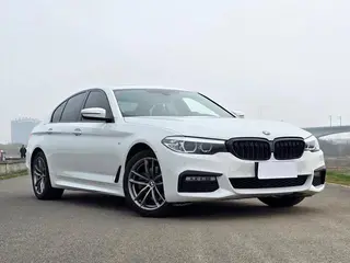 BMW 5 Series 2018 525i M Conjunto deportivo exterior foto 3 BMW 5 Series 2018 525i M Conjunto deportivo exterior foto 3