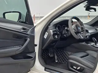 BMW 5 Series 2018 525i M Conjunto deportivo exterior foto 4 BMW 5 Series 2018 525i M Conjunto deportivo exterior foto 4