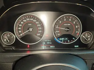 BMW 3 Series 2018 320i M Sports suit interior photo 20 BMW 3 Series 2018 320i M Sports suit interior photo 20