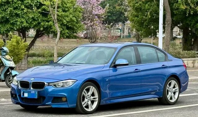 BMW 3 Series 2019 320Li M Traje de lujo exterior foto 1 BMW 3 Series 2019 320Li M Traje de lujo exterior foto 1