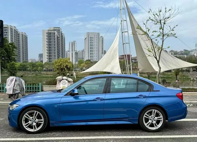 BMW 3 Series 2019 320Li M Traje de lujo interior foto 7 BMW 3 Series 2019 320Li M Traje de lujo interior foto 7