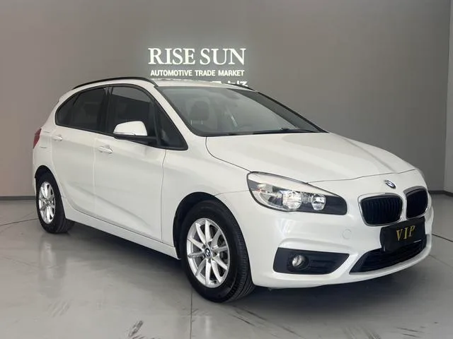 BMW 2 Series Touring 2016 218i Fashionable exterior photo 3