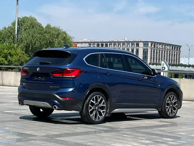 BMW X1 2021 xDrive25Li Type de luxe extérieur photo 4 BMW X1 2021 xDrive25Li Type de luxe extérieur photo 4